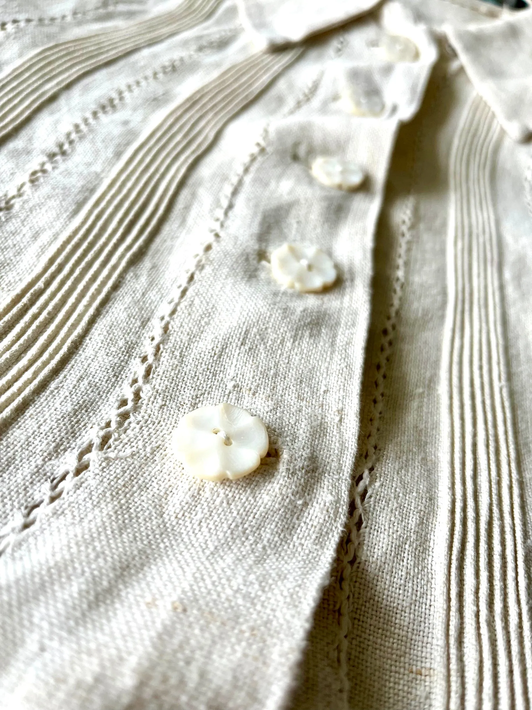 1930s Linen Dress With Mother of Pearl buttons/Size L