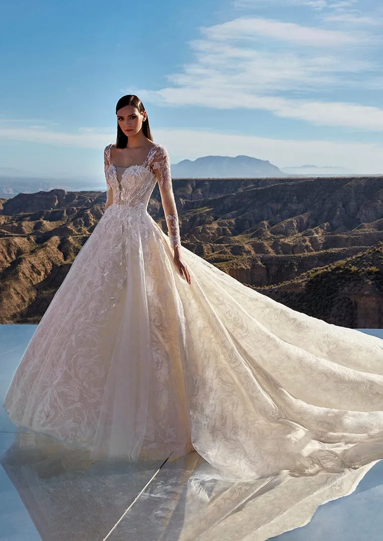 Pronovias Privee: Platinum