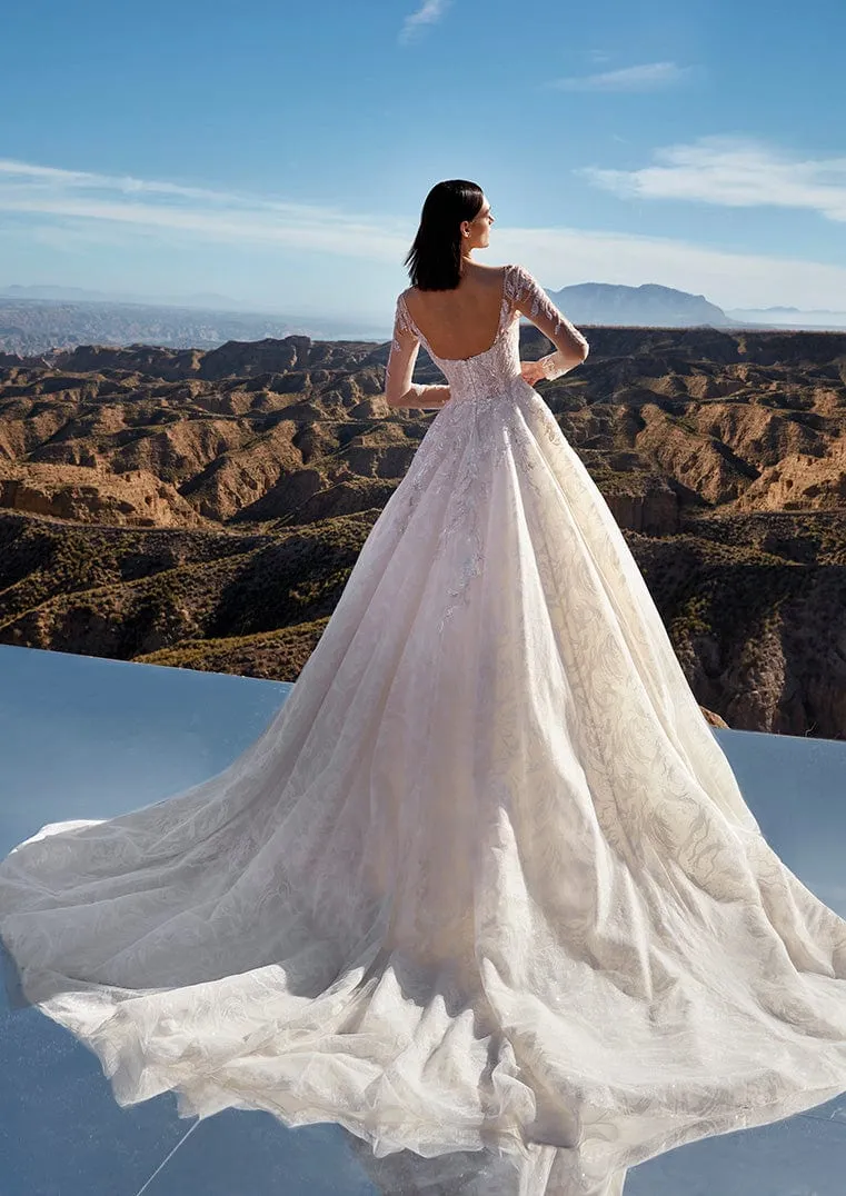 Pronovias Privee: Platinum